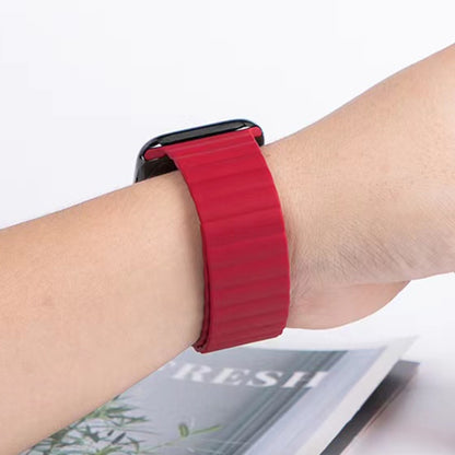 Mutural Liquid Silicone Magnetic Strap Watch Band For Apple Watch Series 9&8&7 41mm / SE 3&SE 2&6&SE&5&4 40mm / 3&2&1 38mm(Red) - Watch Bands by Mutural | Online Shopping UK | buy2fix